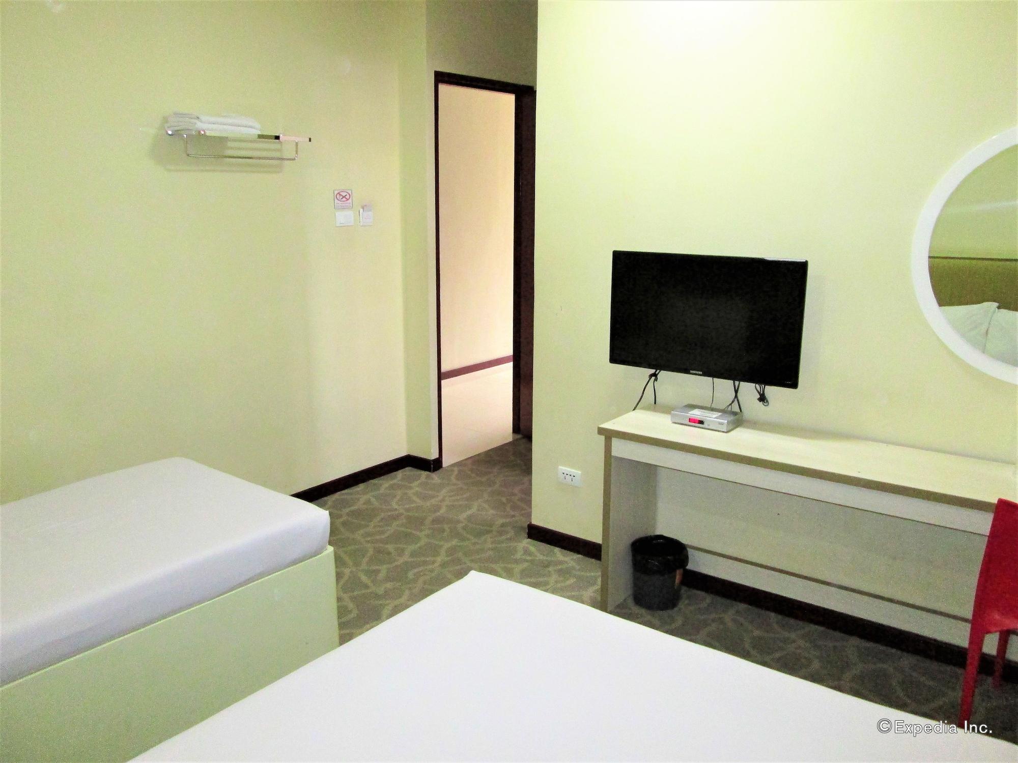 Marianne Suites Cagayan de Oro Esterno foto