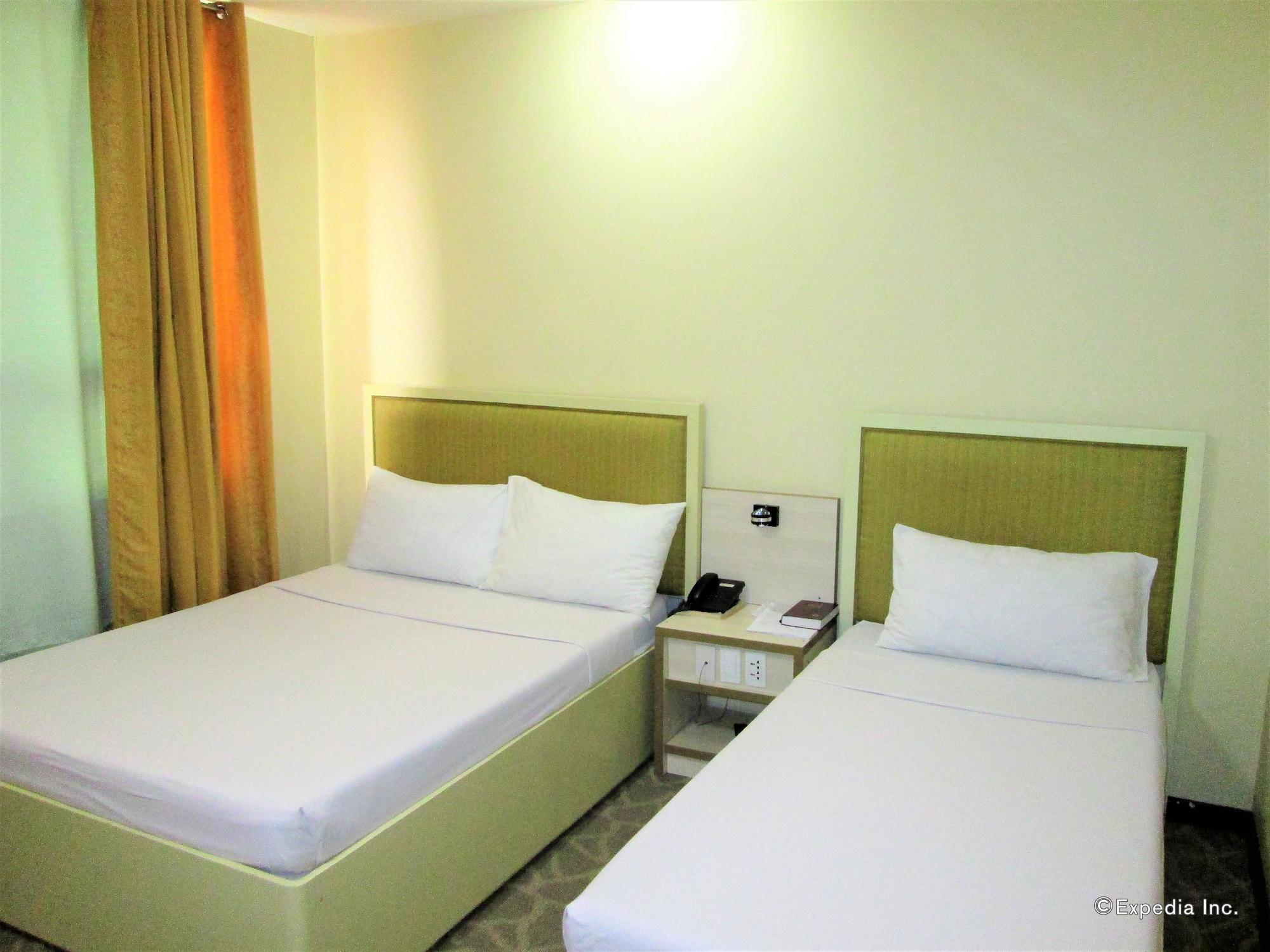 Marianne Suites Cagayan de Oro Esterno foto