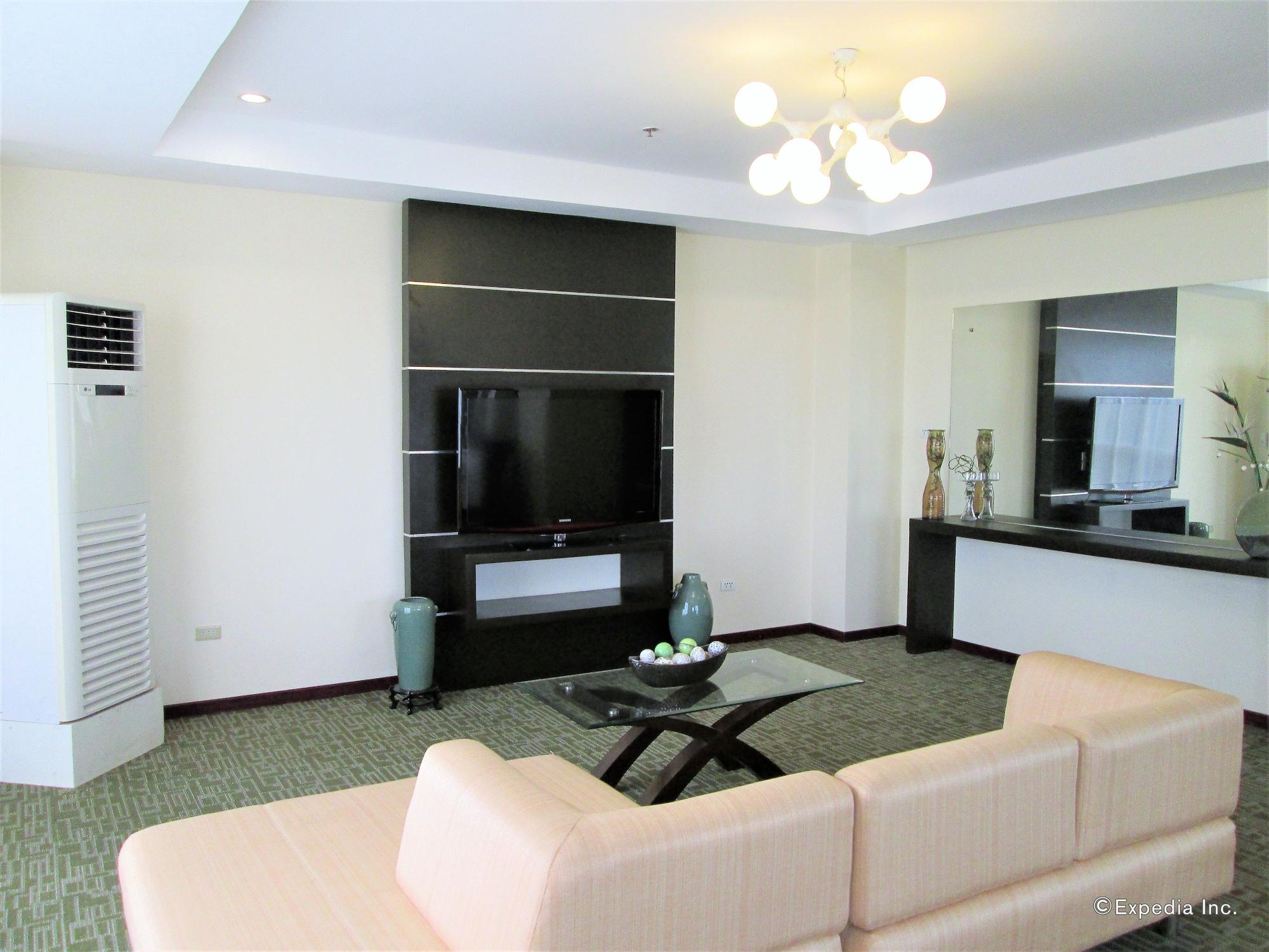 Marianne Suites Cagayan de Oro Esterno foto