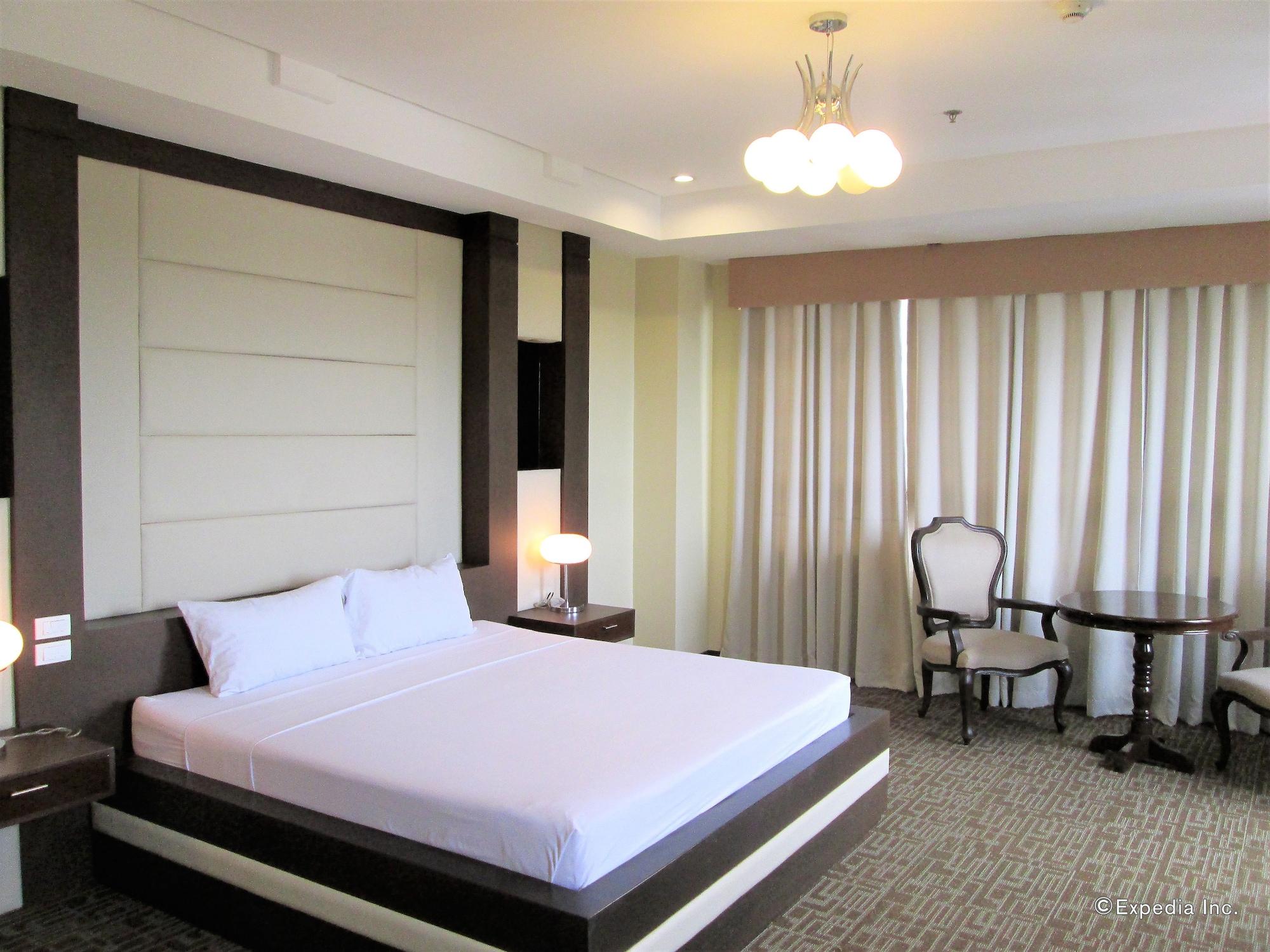 Marianne Suites Cagayan de Oro Esterno foto