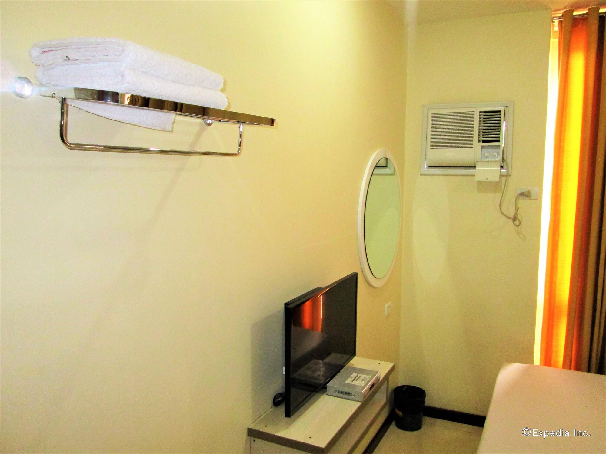Marianne Suites Cagayan de Oro Esterno foto