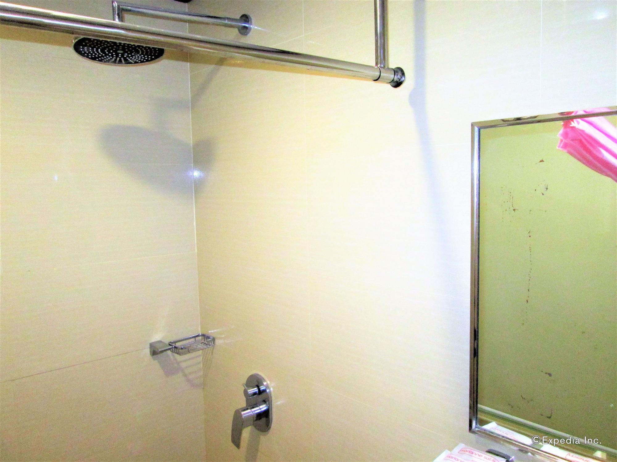 Marianne Suites Cagayan de Oro Esterno foto