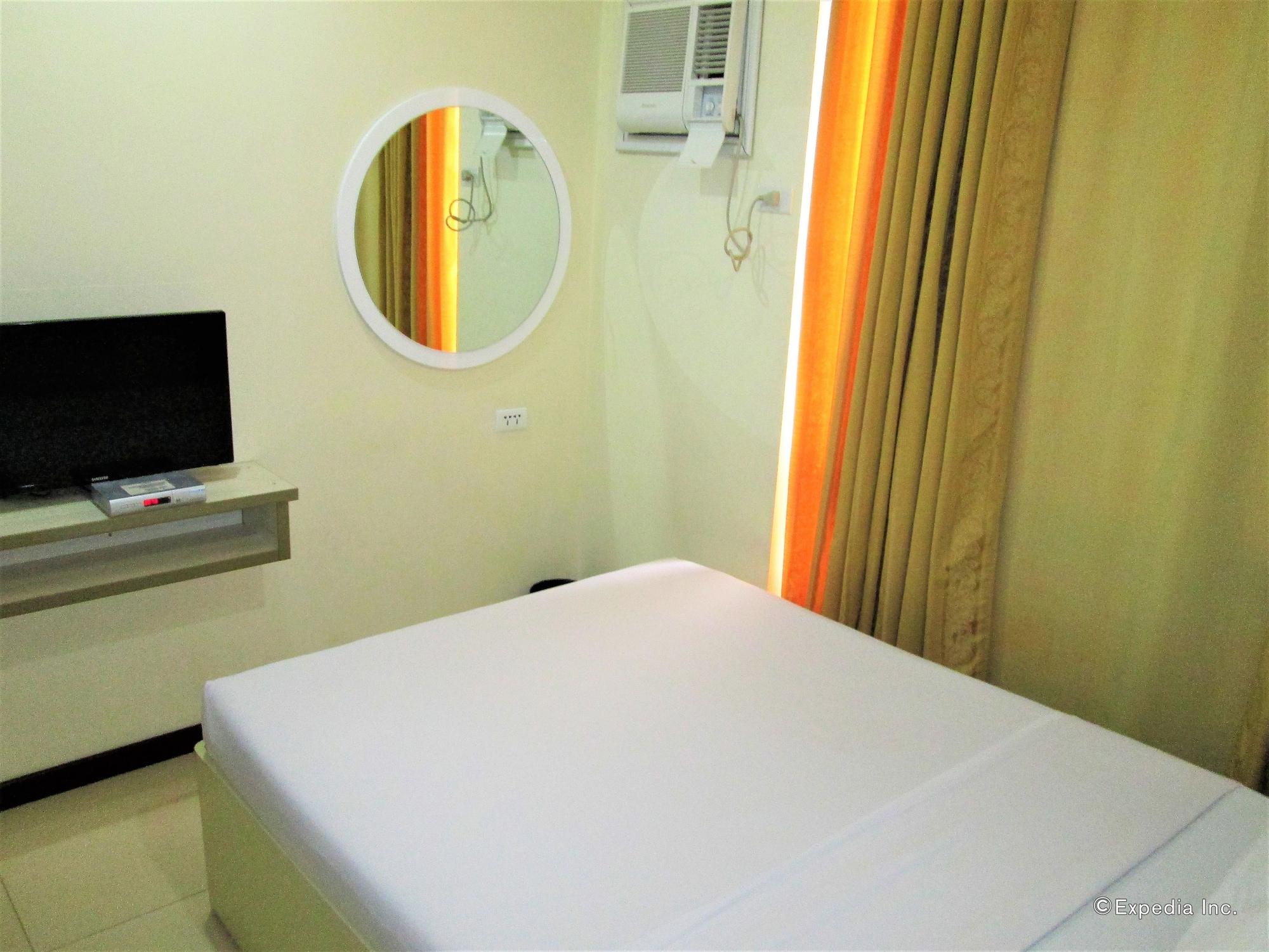 Marianne Suites Cagayan de Oro Esterno foto