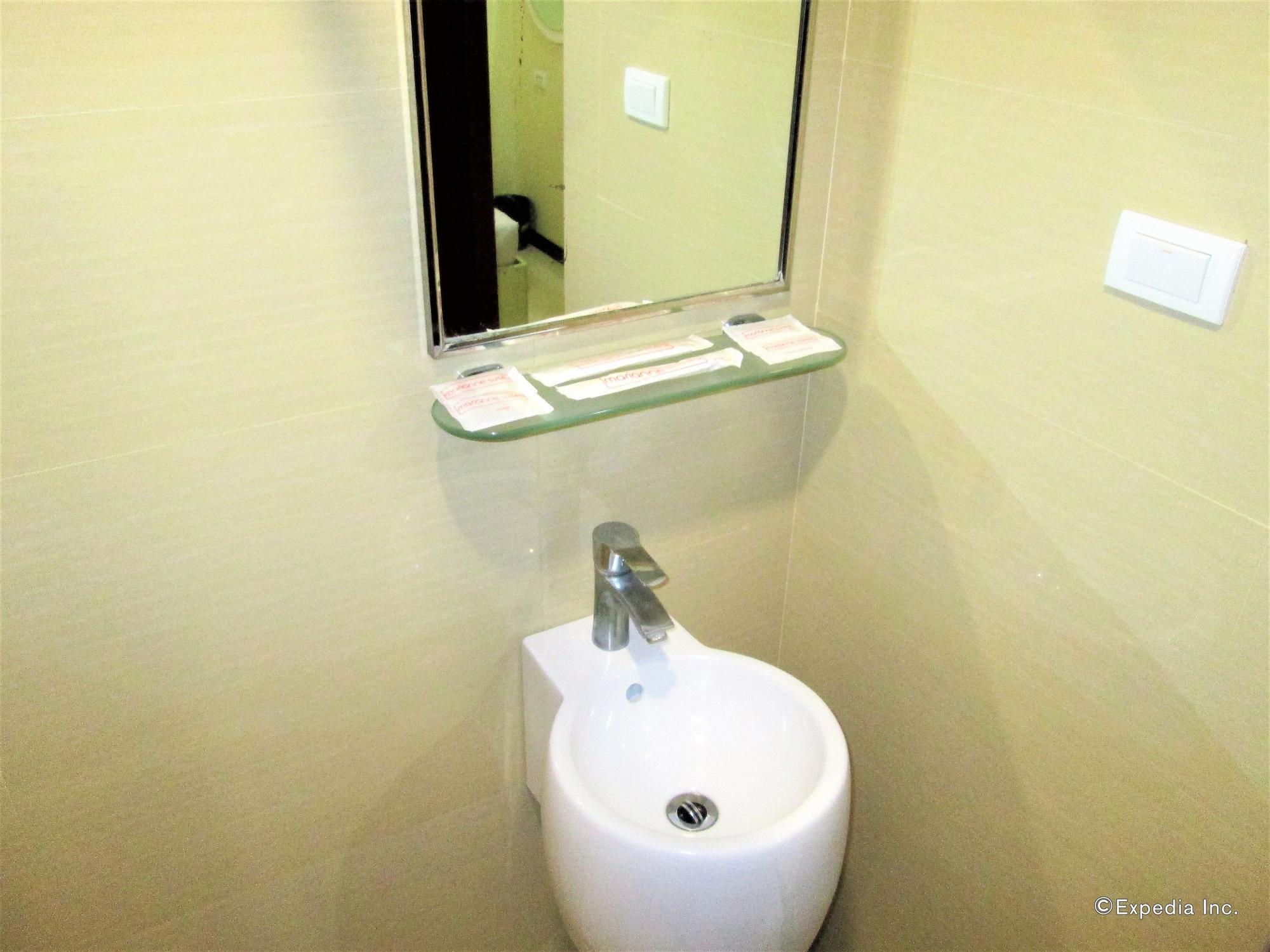 Marianne Suites Cagayan de Oro Esterno foto