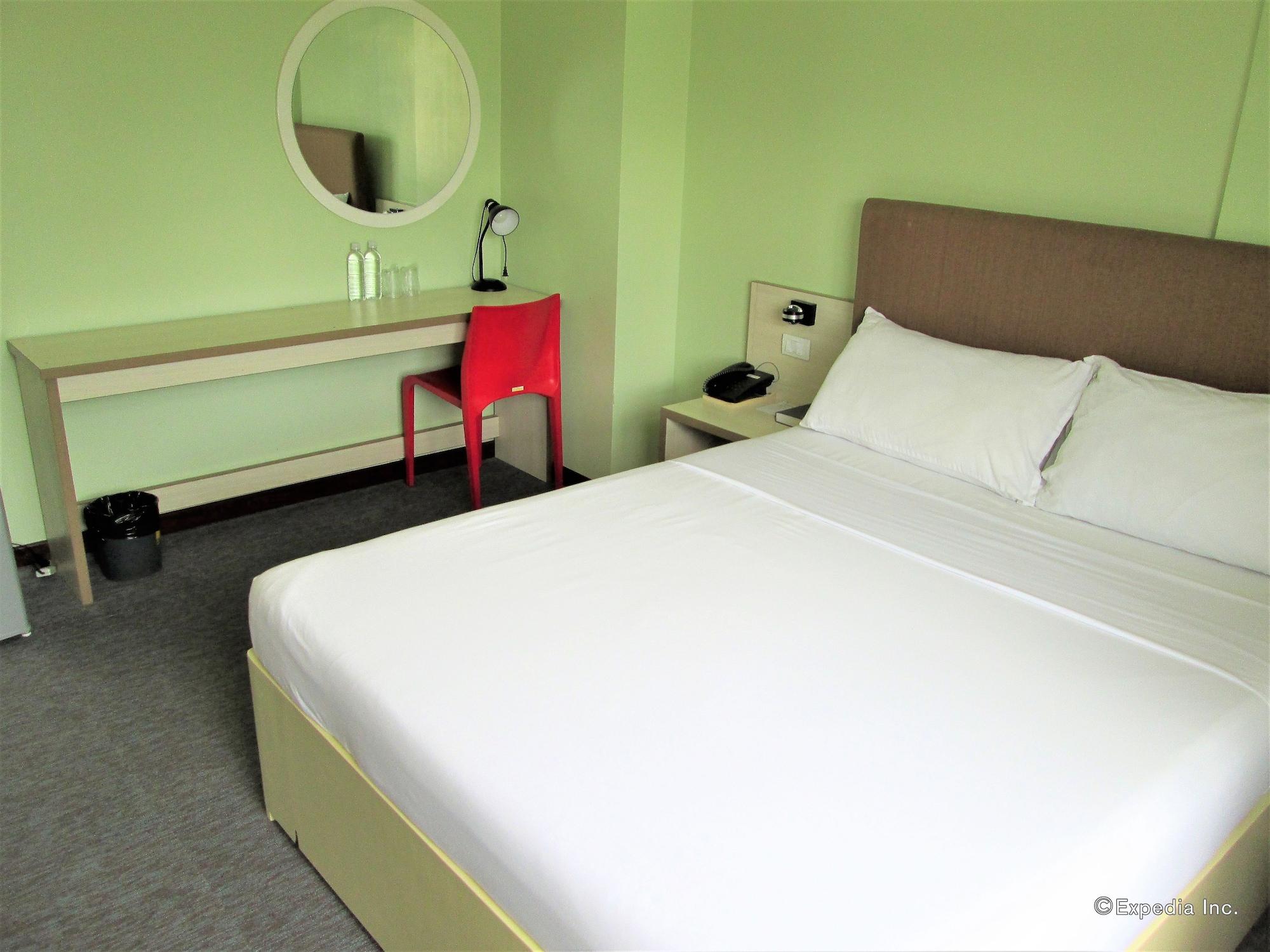Marianne Suites Cagayan de Oro Esterno foto