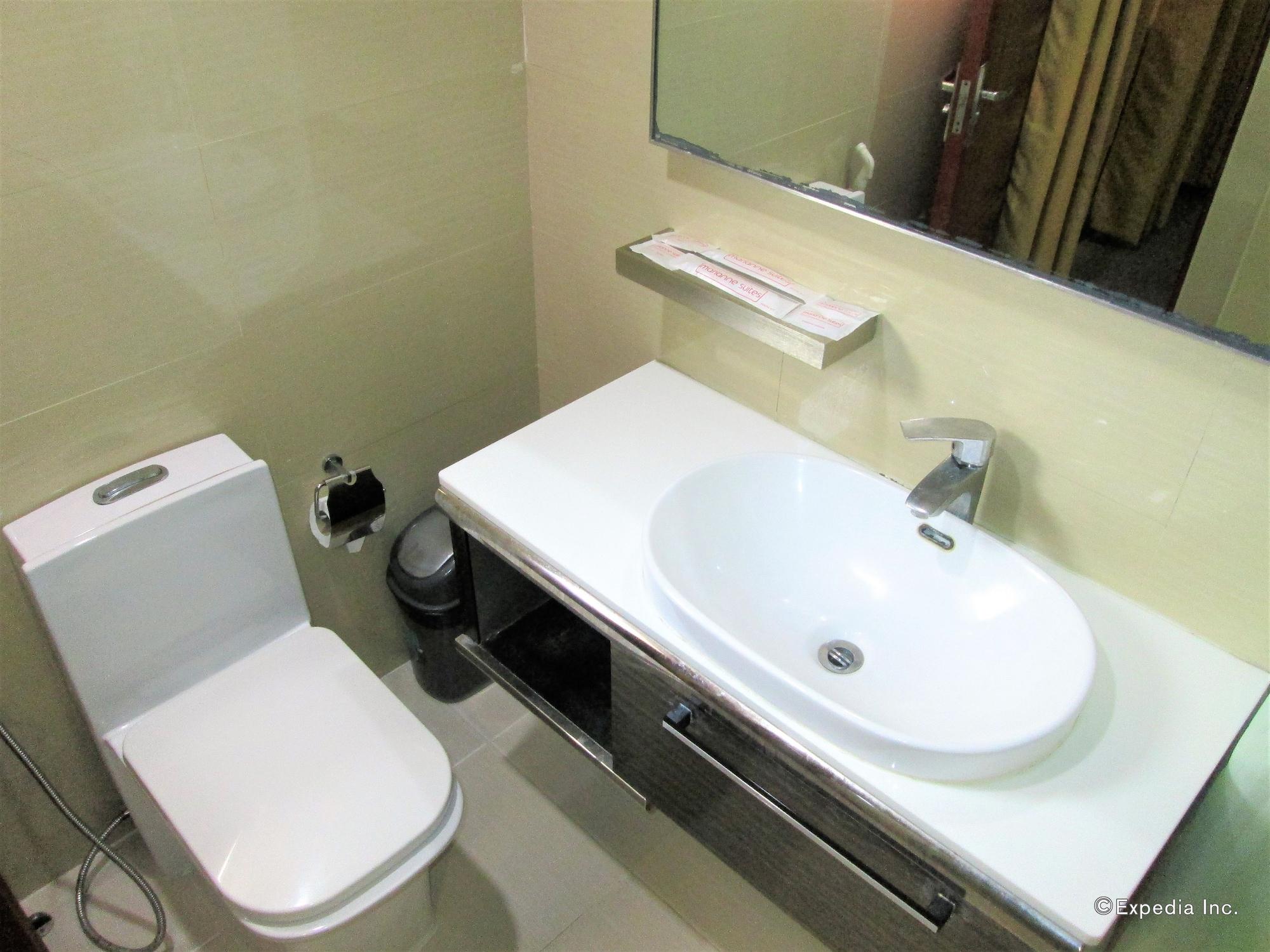 Marianne Suites Cagayan de Oro Esterno foto