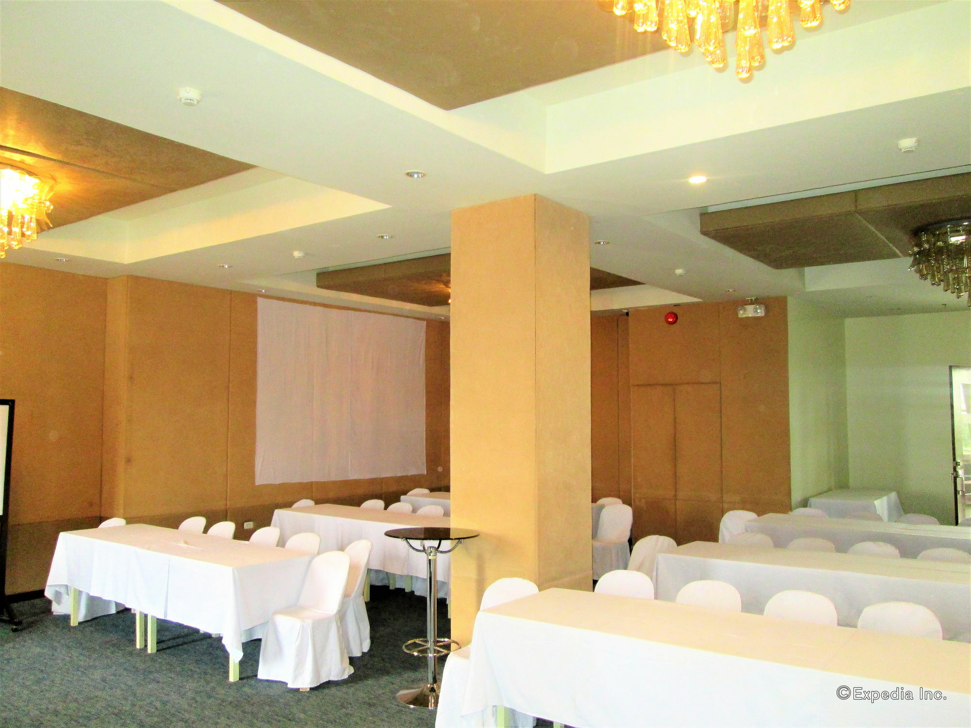 Marianne Suites Cagayan de Oro Esterno foto